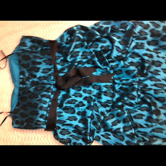 Dress - Picture 4 of 5